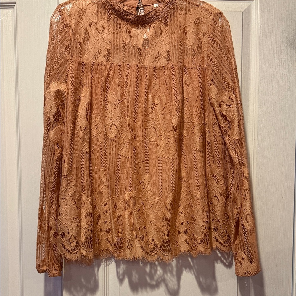 Elegant Lace Women’s long sleeve Top. Nude, Medium. GREAT CONDITION, WORN ONCE